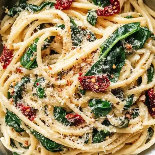 Würzige Spinat- und getrocknete Tomaten-Pasta